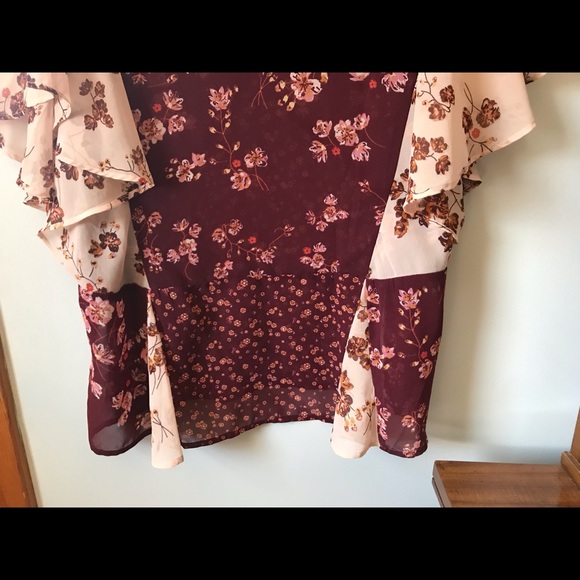 NWOT Lucky Brand print top with flutter sl… - Picture 5 of 8